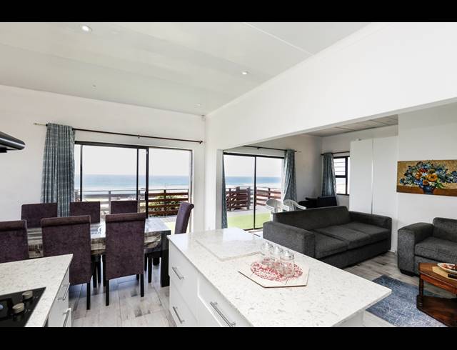 6 BEDROOM FREEHOLD FOR SALE IN BLUFF